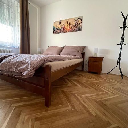 Apartman Jnj Velkomoravska Όλομουτς Εξωτερικό φωτογραφία