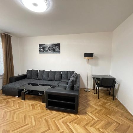 Apartman Jnj Velkomoravska Όλομουτς Εξωτερικό φωτογραφία