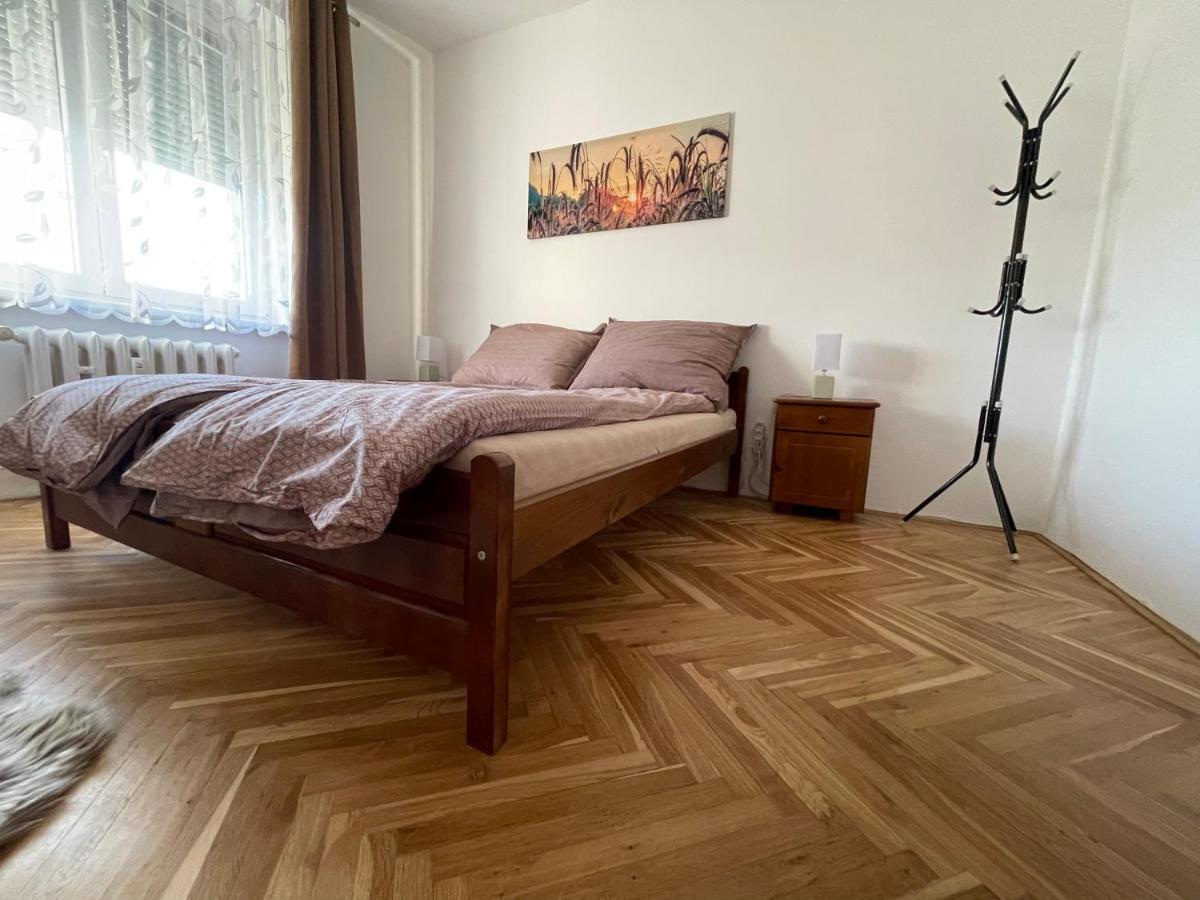 Apartman Jnj Velkomoravska Όλομουτς Εξωτερικό φωτογραφία