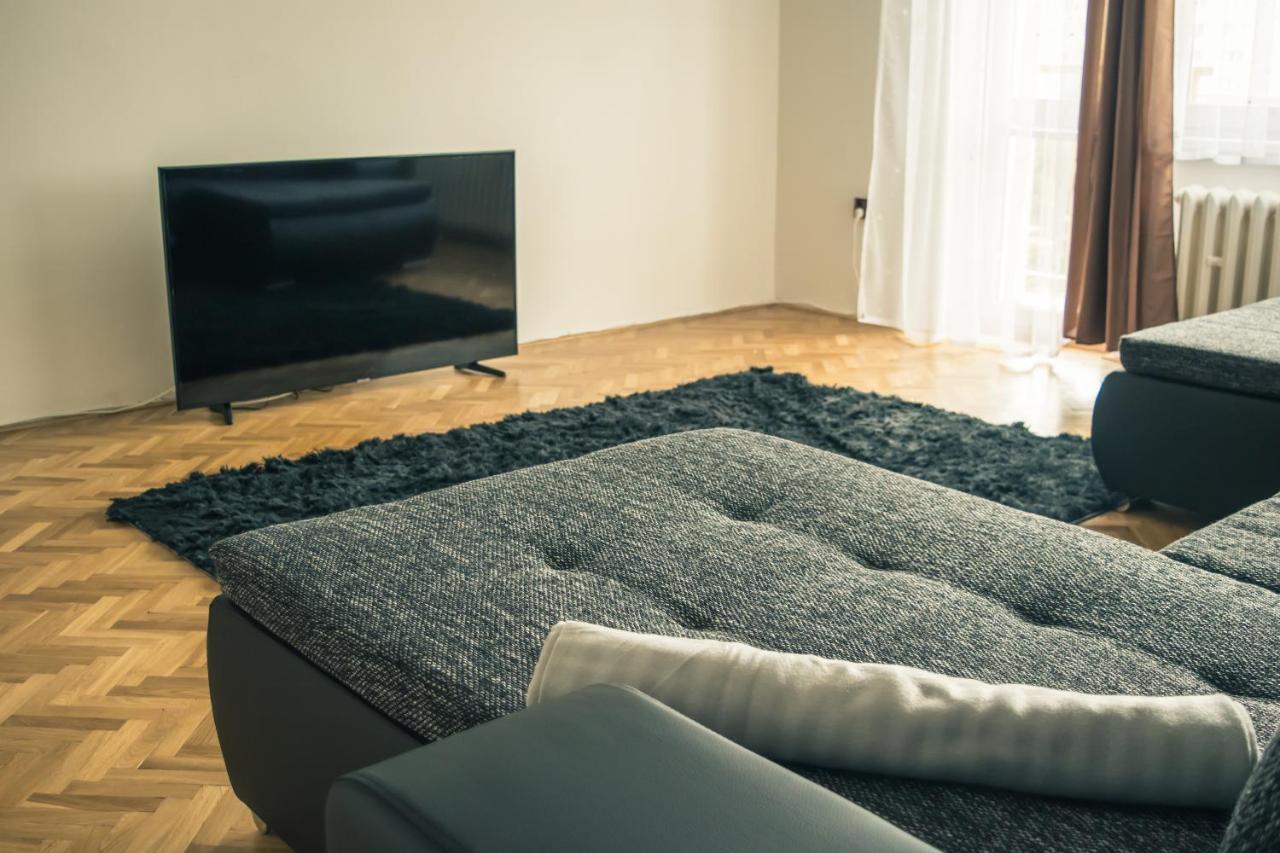 Apartman Jnj Velkomoravska Όλομουτς Εξωτερικό φωτογραφία